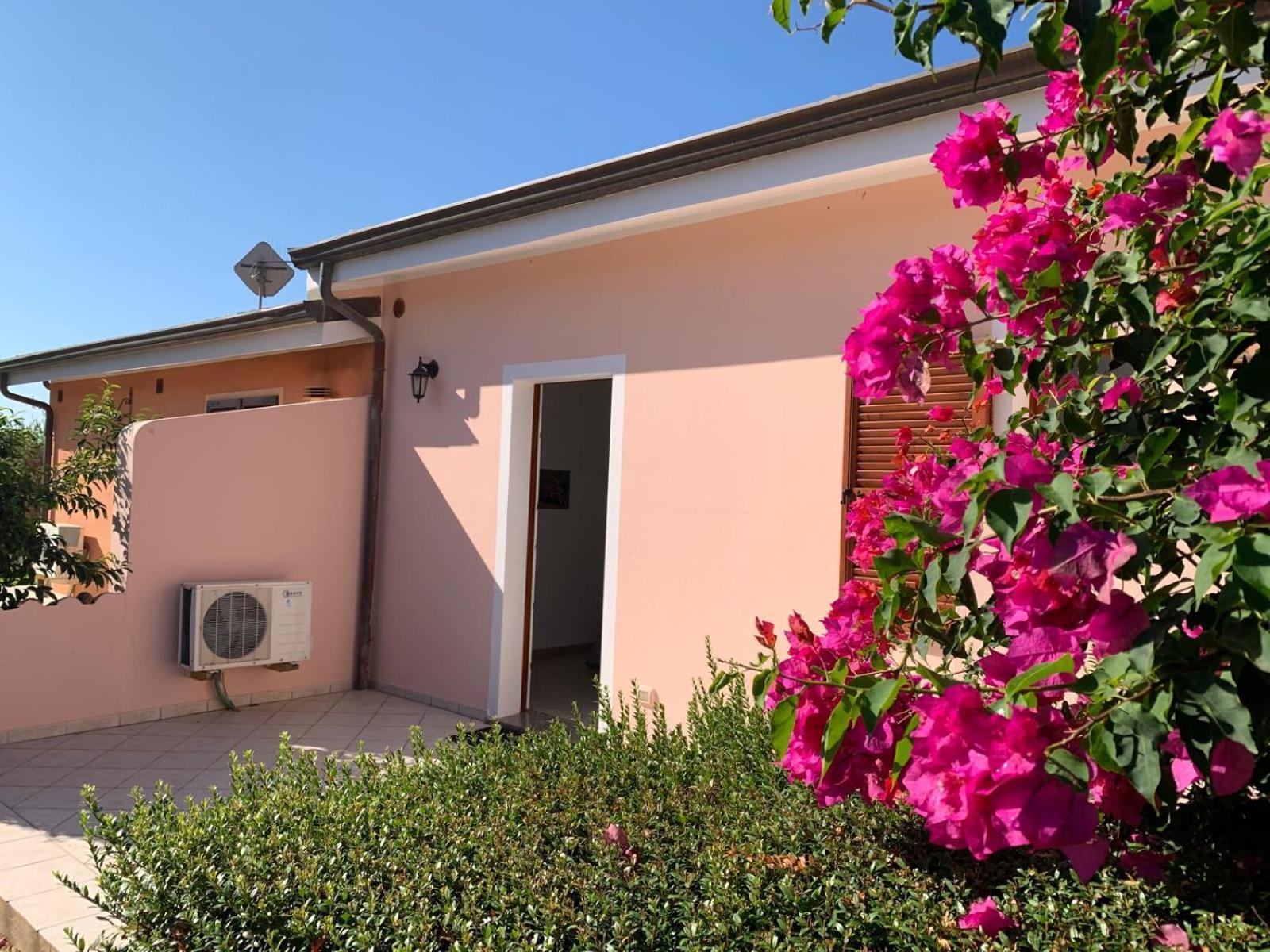 Casa Vacanza Mamaioa SantʼAnna Arresi Exterior foto